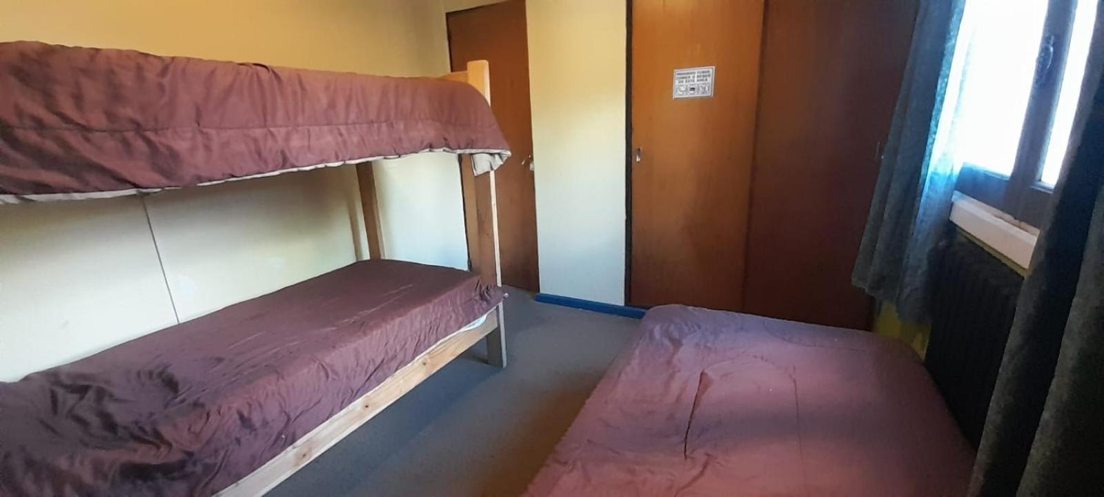 Hostel Arrayan Bariloche الغرفة الصورة